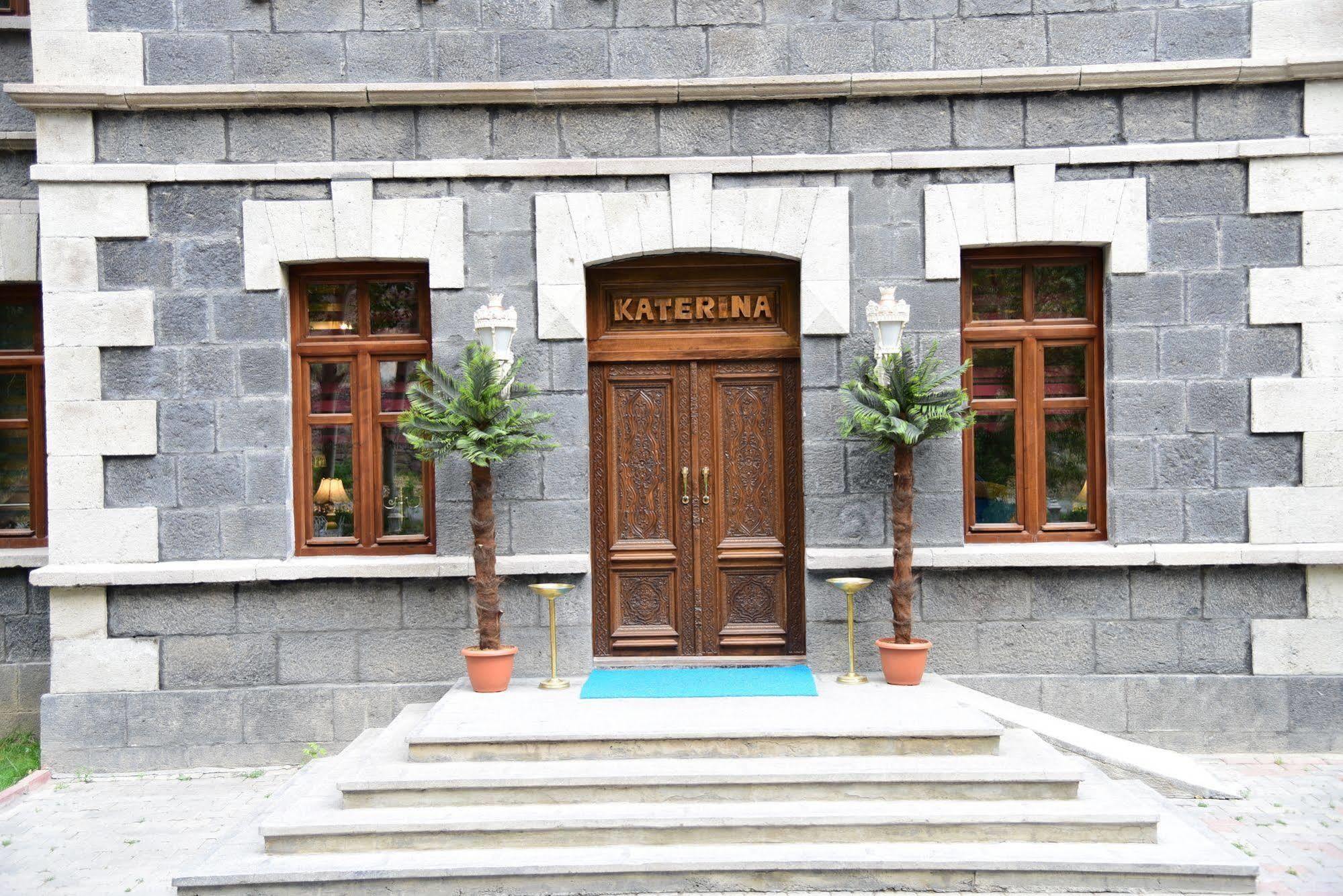 Katerina Palace 1877 4* Kars